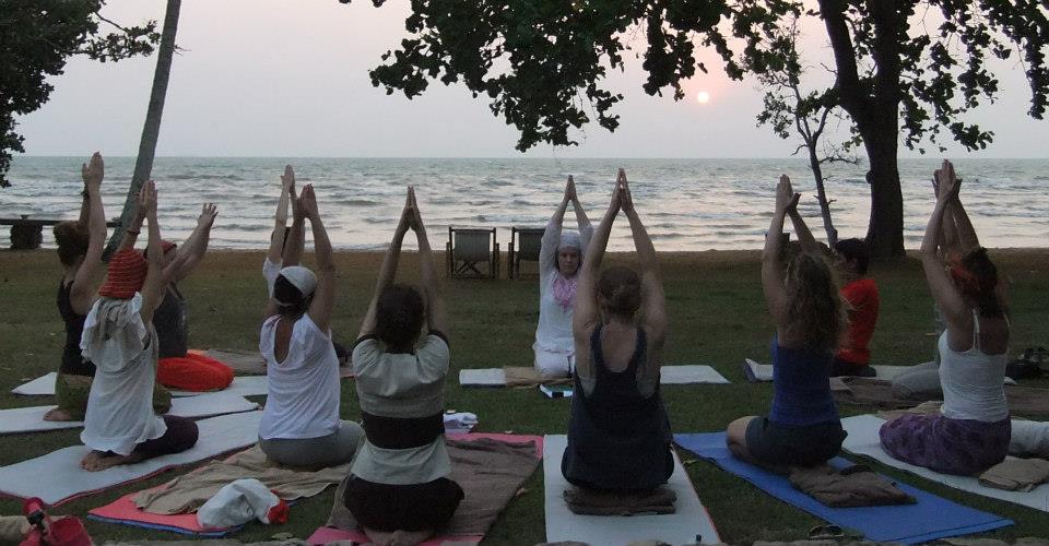 10013kundalini-yoga-cambodia-02.jpg