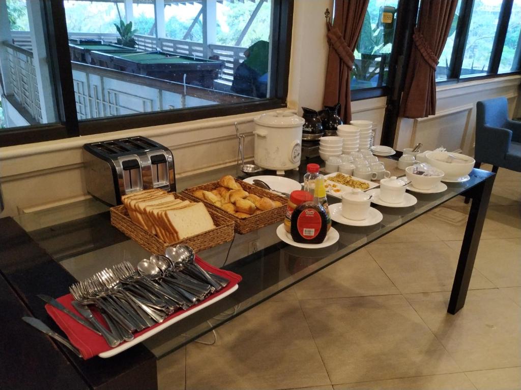 14531cambodian-country-club-06.jpg