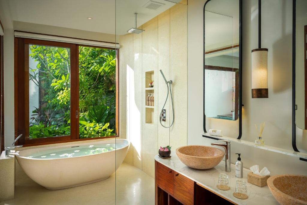 16438waka-villa-private-resort-&-spa---adults-only-02.jpg