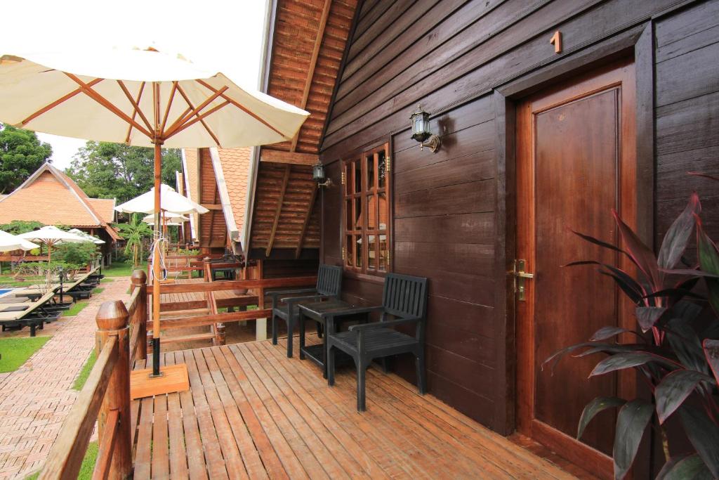 16825angkor-heart-bungalow-05.jpg