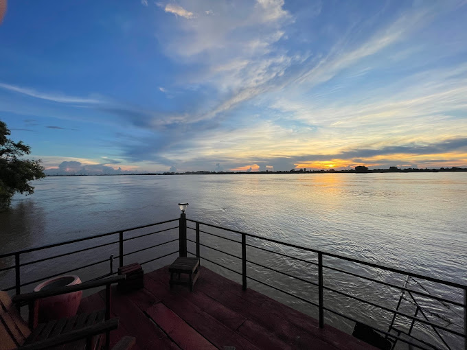 18150blue-indigo-yoga-mekong-cambodia-02.jpg
