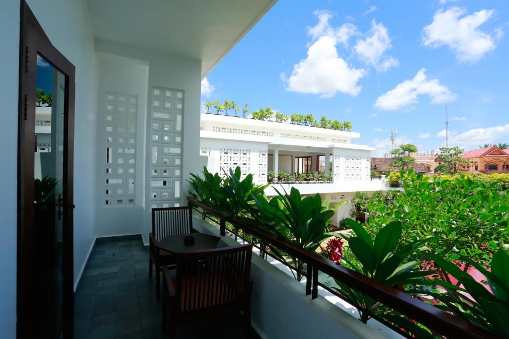 18396the-moon-residence-&-spa-03.jpg