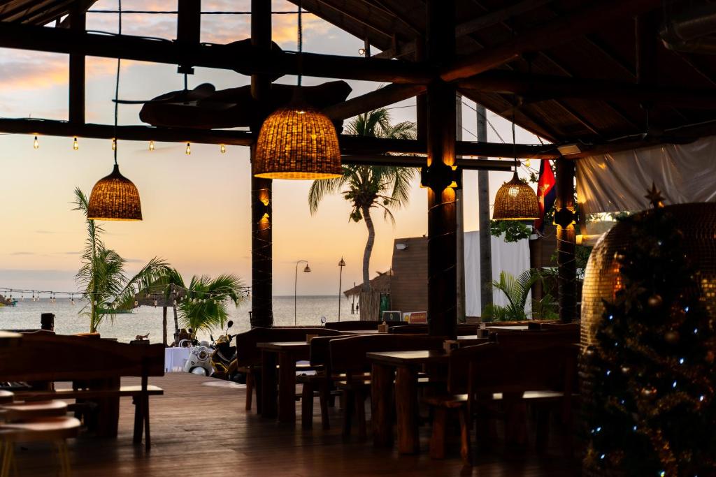 1855golden-beach-resort-04.jpg