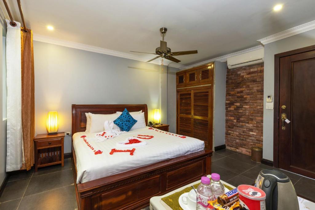 19045the-five-senses-boutique-hotel-02.jpg