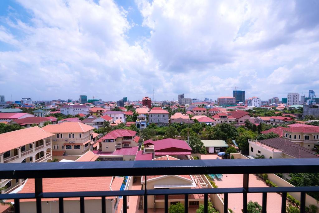 19591sun-apartment-05.jpg