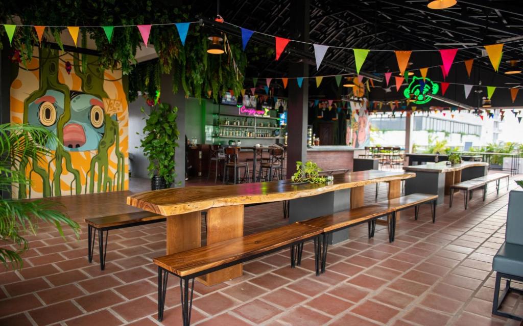 19592mad-monkey-hostel-siem-reap-05.jpg
