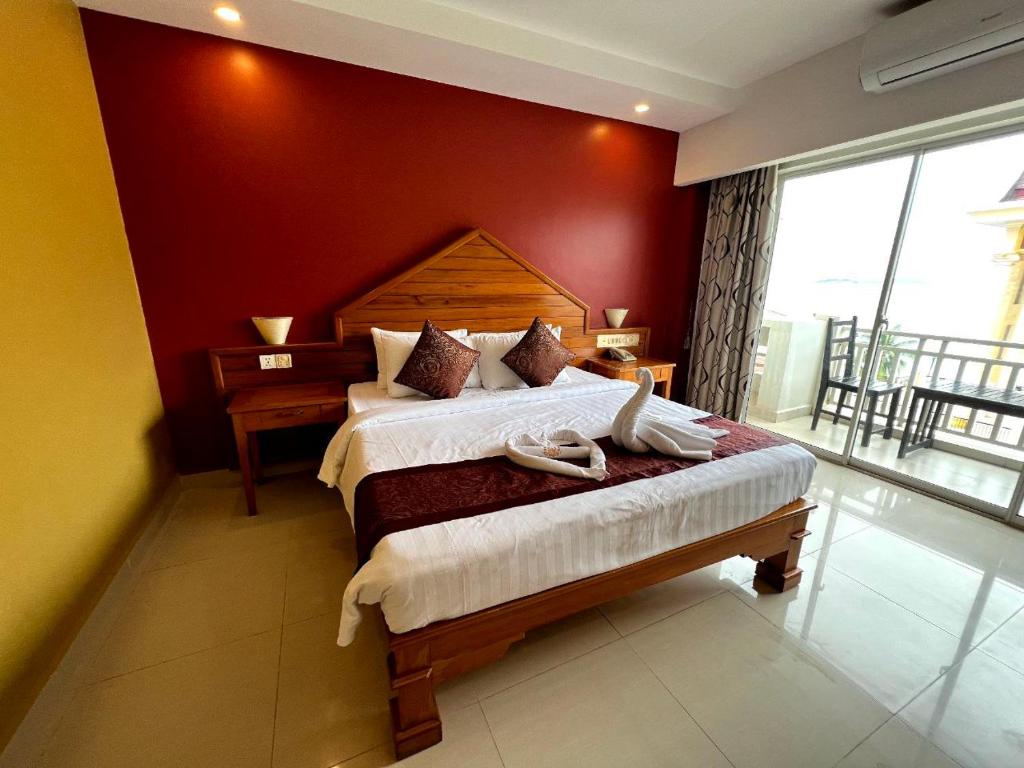 19645aristocrat-residence-&-hotel-02.jpg