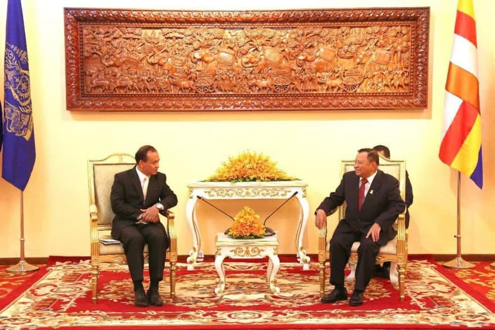 2002embassy-of-laos-in-phnom-penh-04.jpg