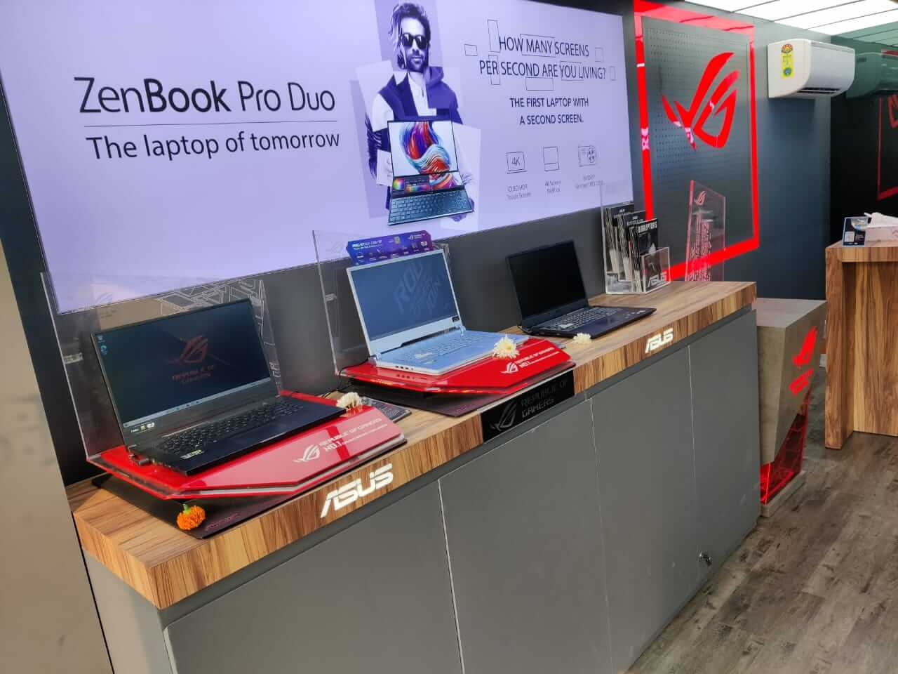 20249hok-lay-store-computer-04.jpg
