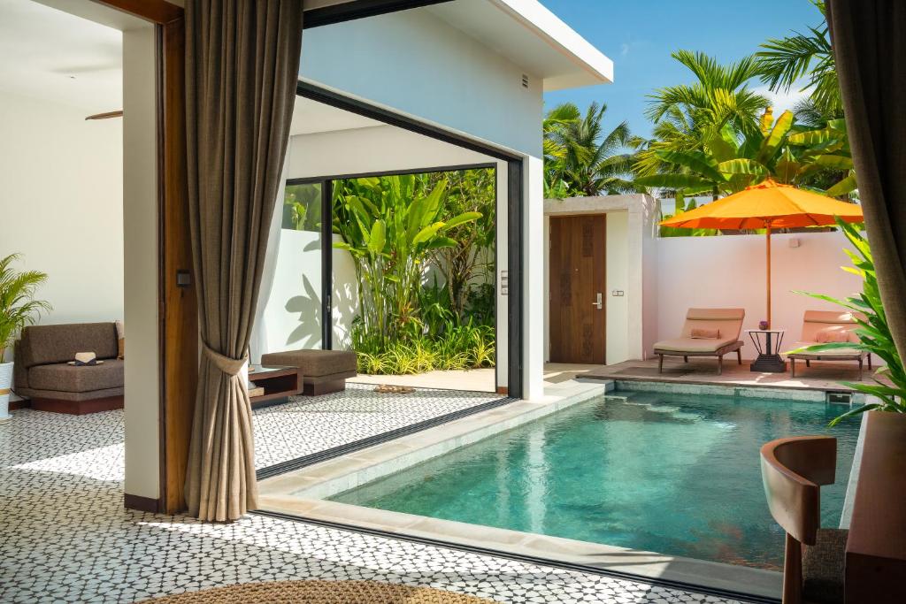 20986waka-villa-private-resort-&-spa---adults-only-03.jpg