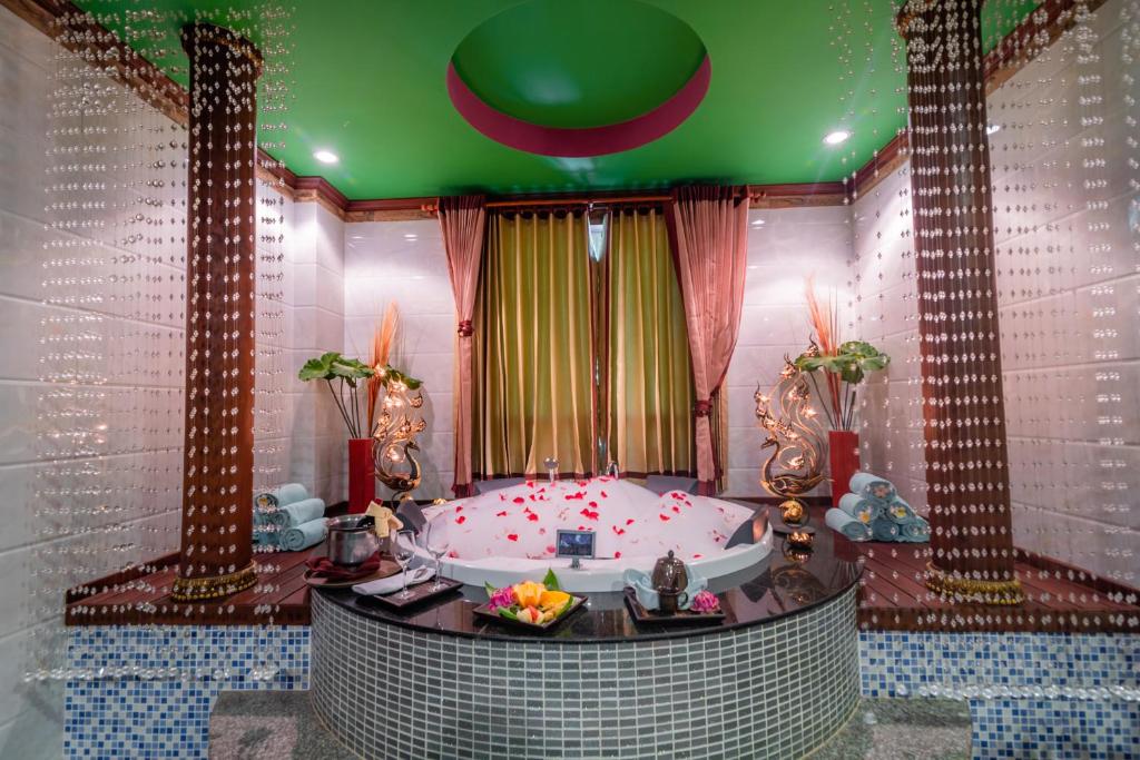 22952empress-angkor-resort-&-spa-03.jpg