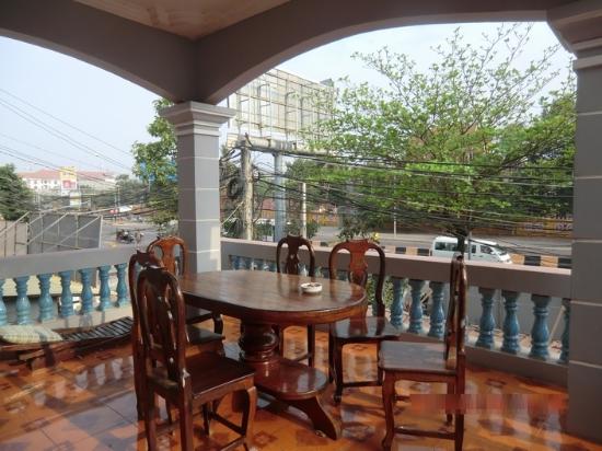 26321takeo-villa-guest-house-05.jpg