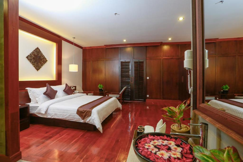 27808the-moon-residence-&-spa-02.jpg