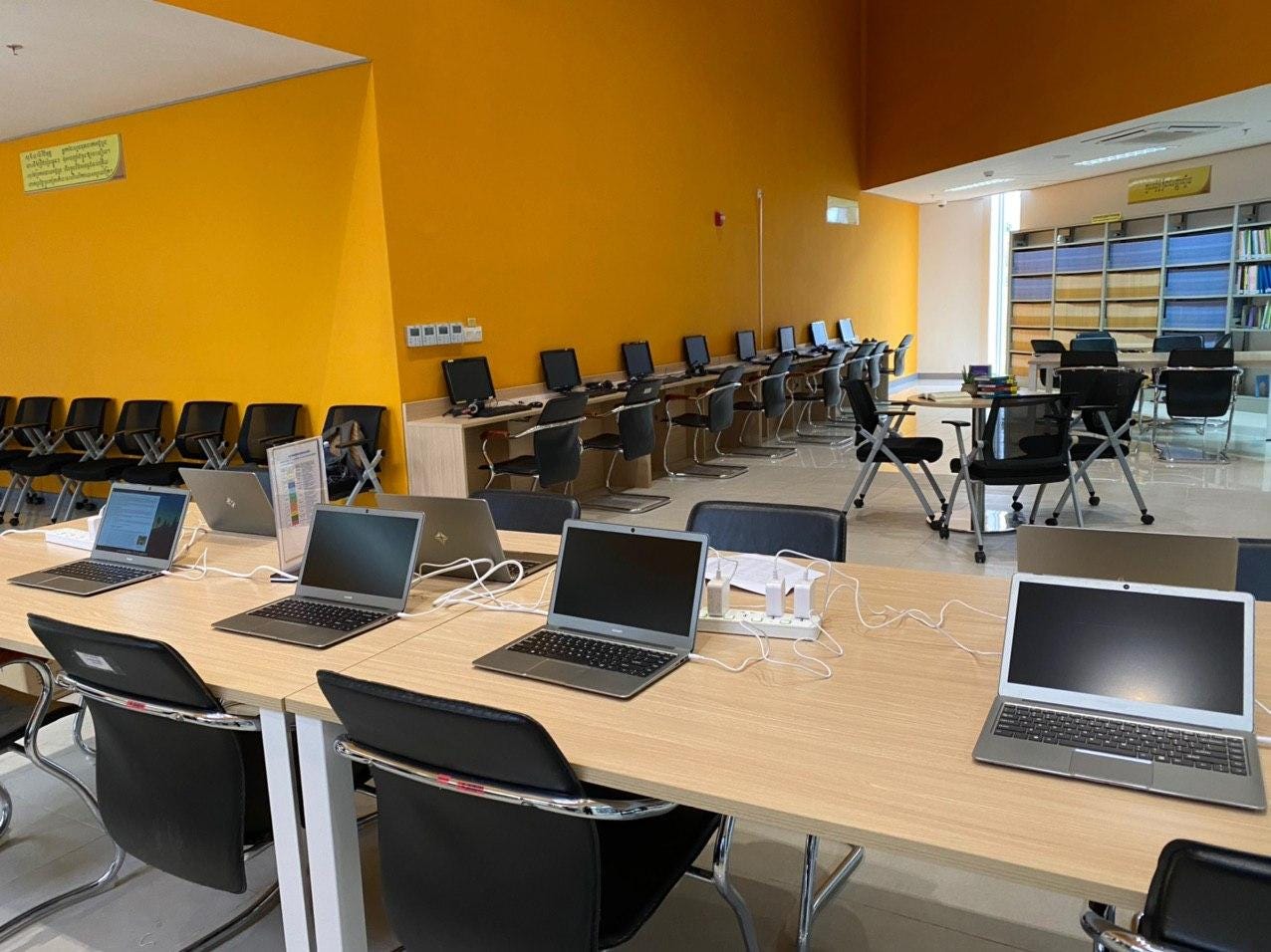 31357chhay-hok-computer-03.jpg