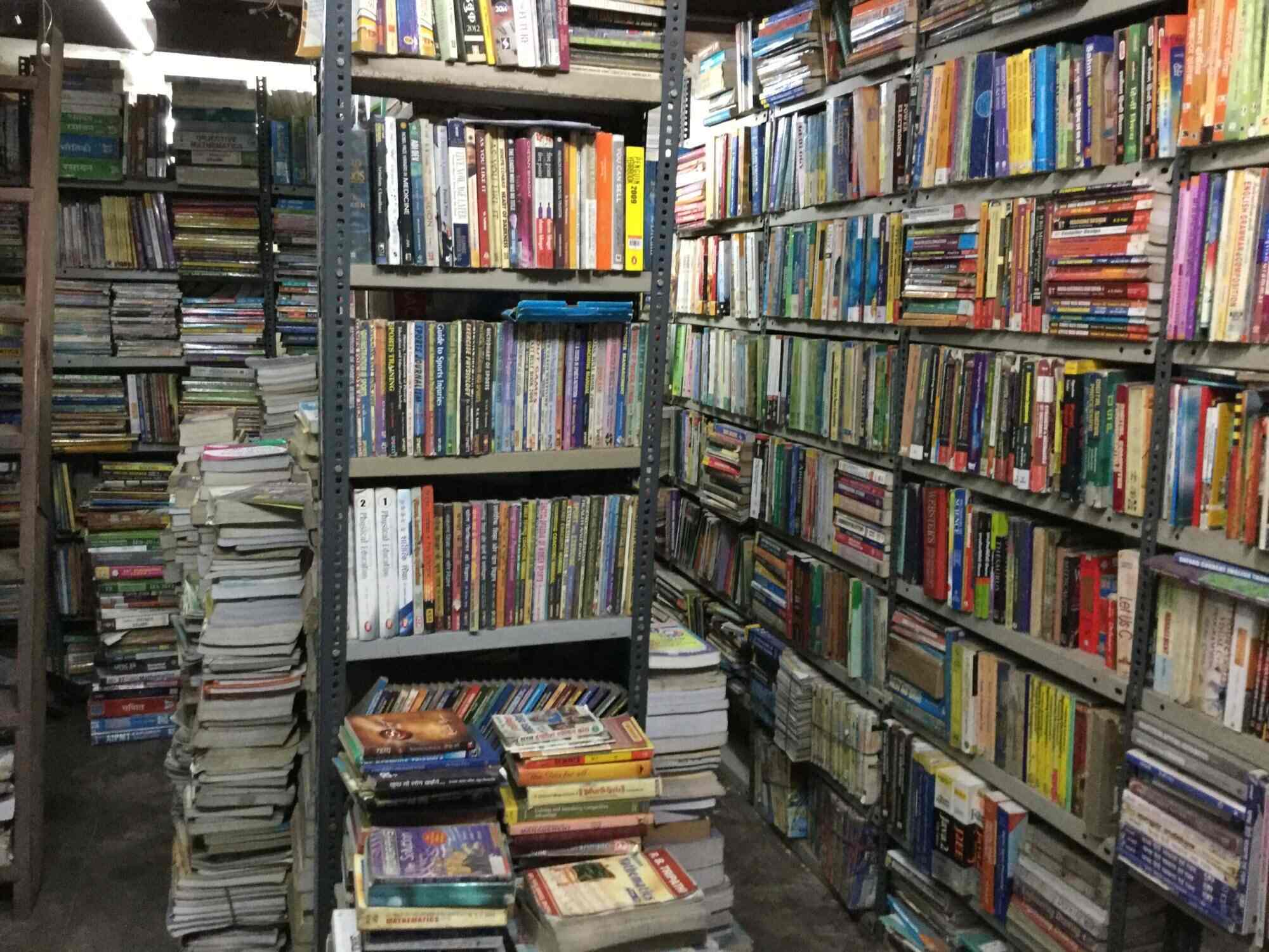 31632royal-bookstore-04.jpg