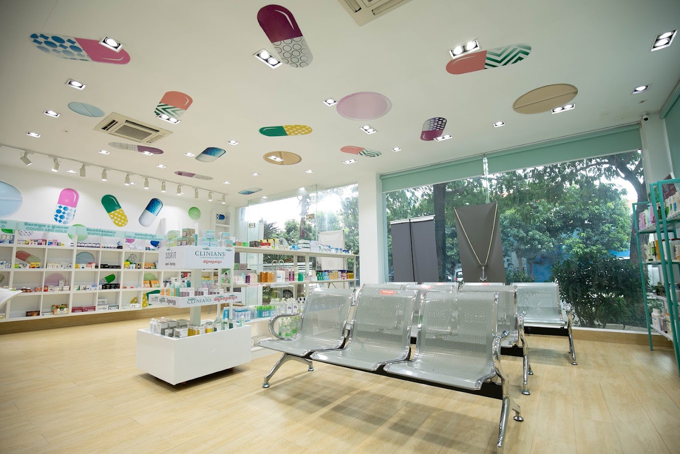 33872devalda-pharmacy-02.jpg