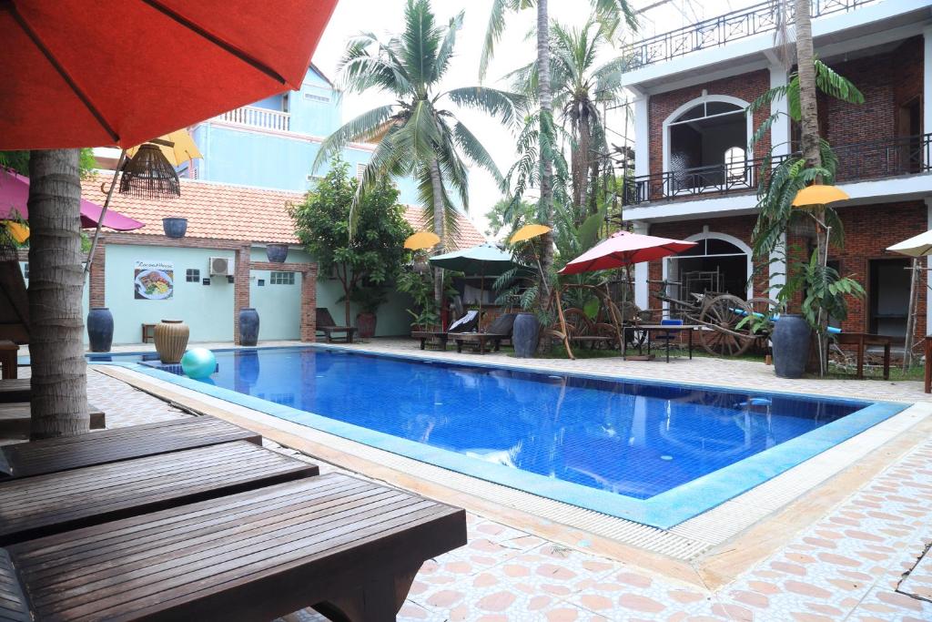 34598the-coconut-house-hotel-02.jpg