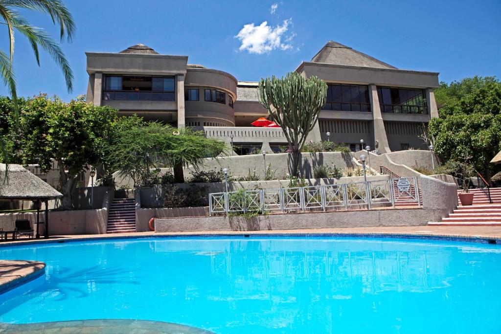 36517elephant-hill-resort-02.jpg