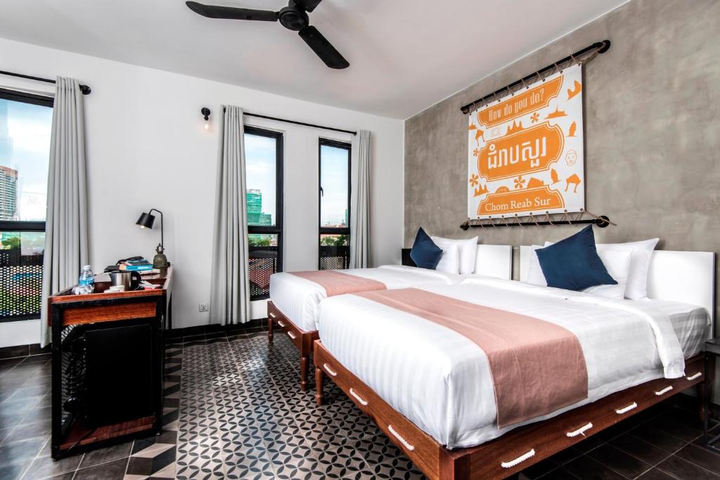 37300aquarius-hotel-and-urban-resort-02.jpg