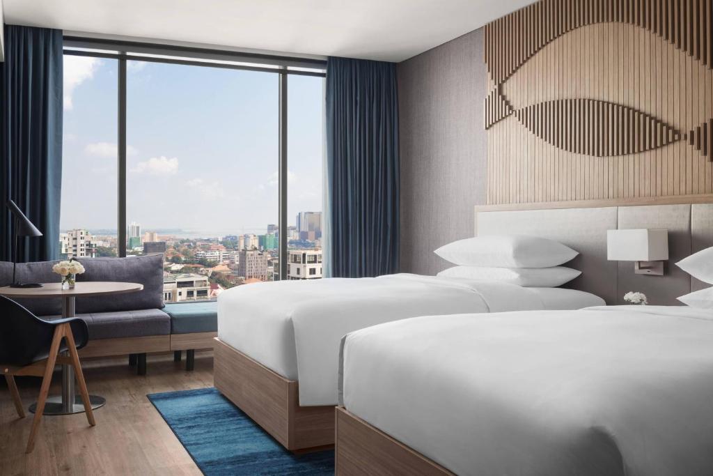 37435courtyard-by-marriott-phnom-penh-02.jpg