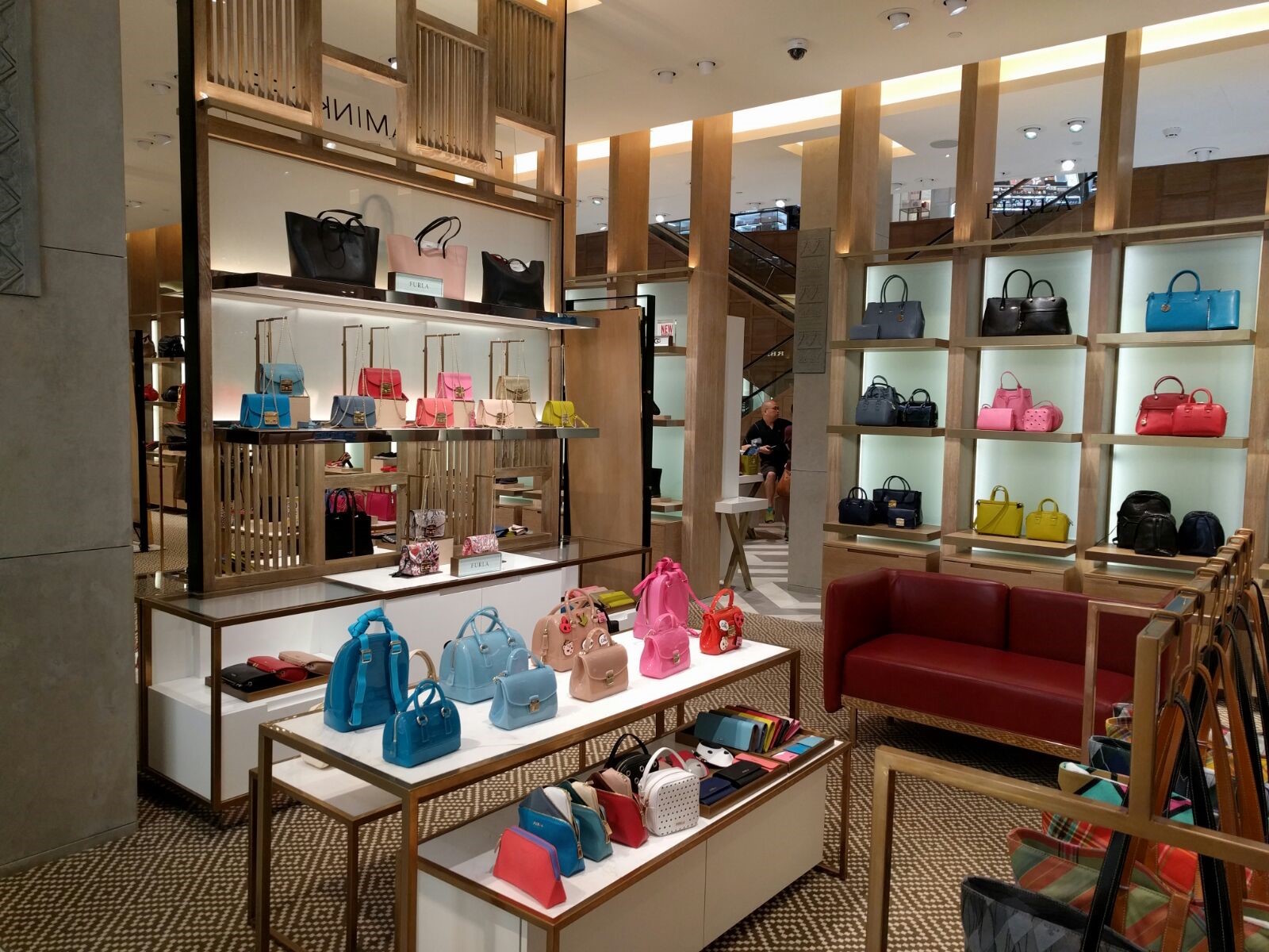 38244the-one-store---tech-solution-02.jpg