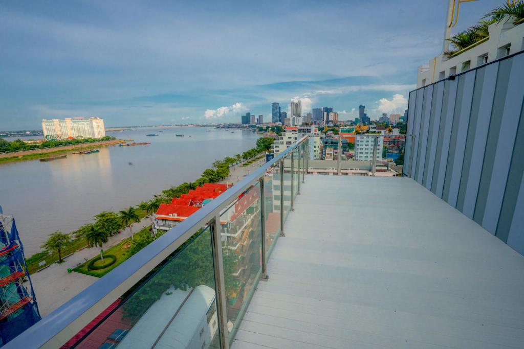 38354phuminh-hotel-riverside-02.jpg