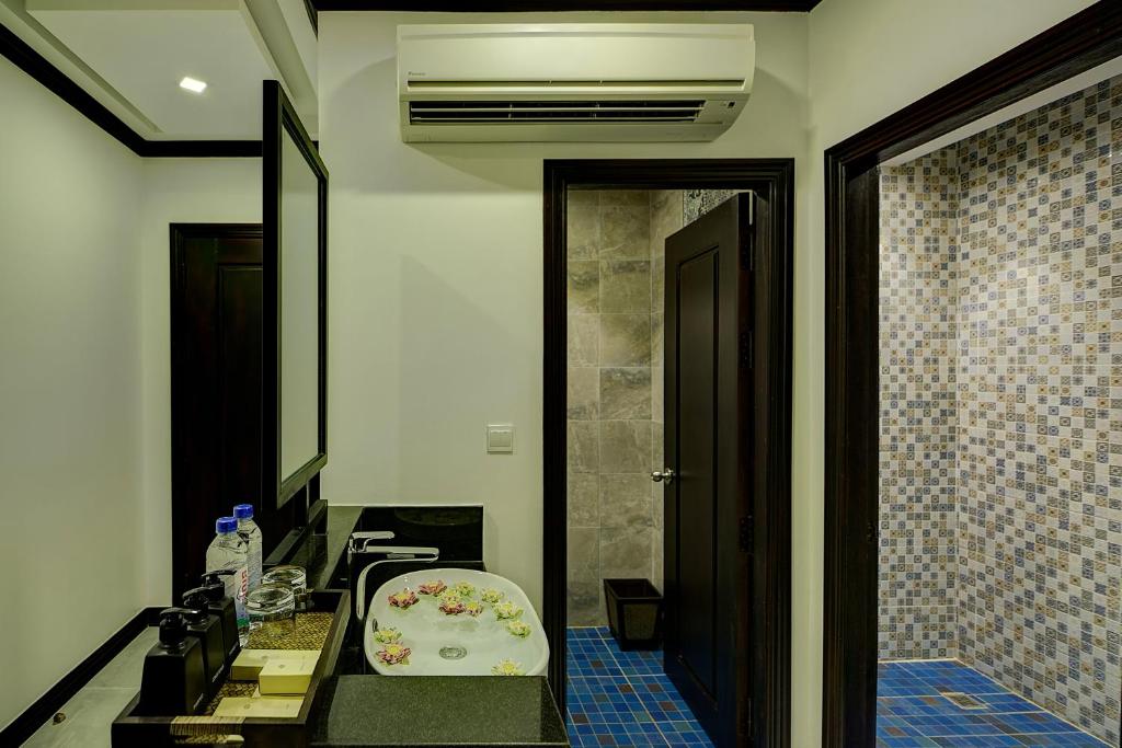 39294angkor-tempora-boutique-04.jpg
