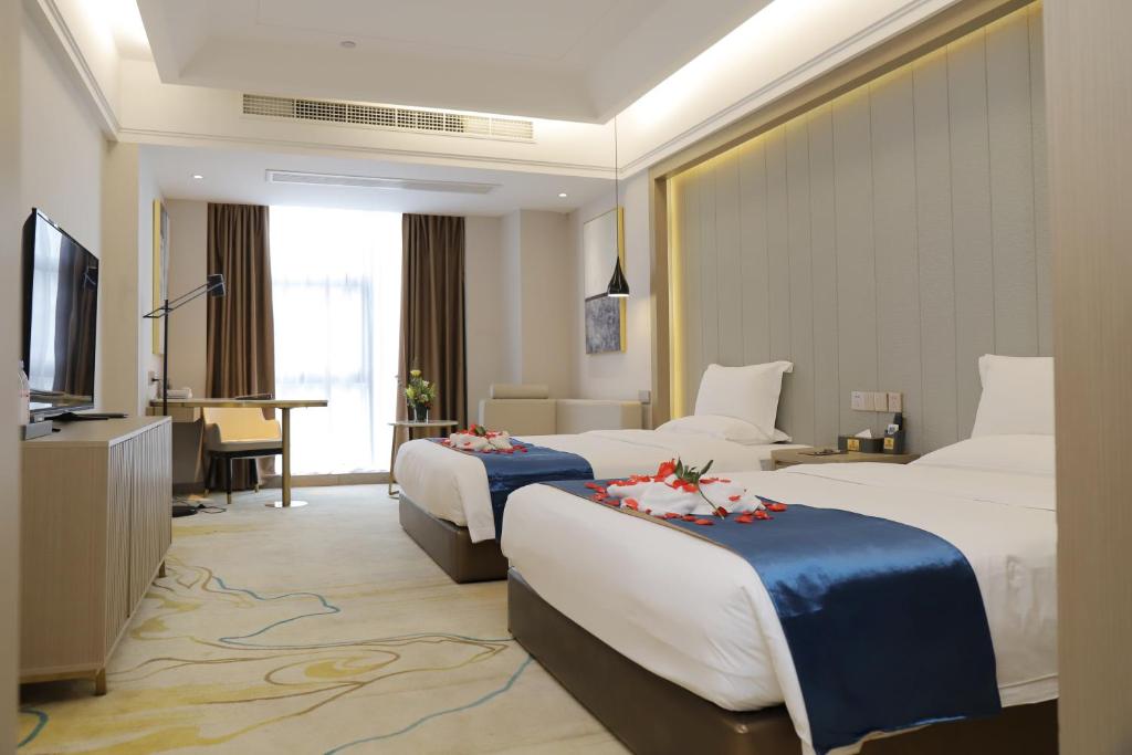 40620five-elephants-hotel-03.jpg
