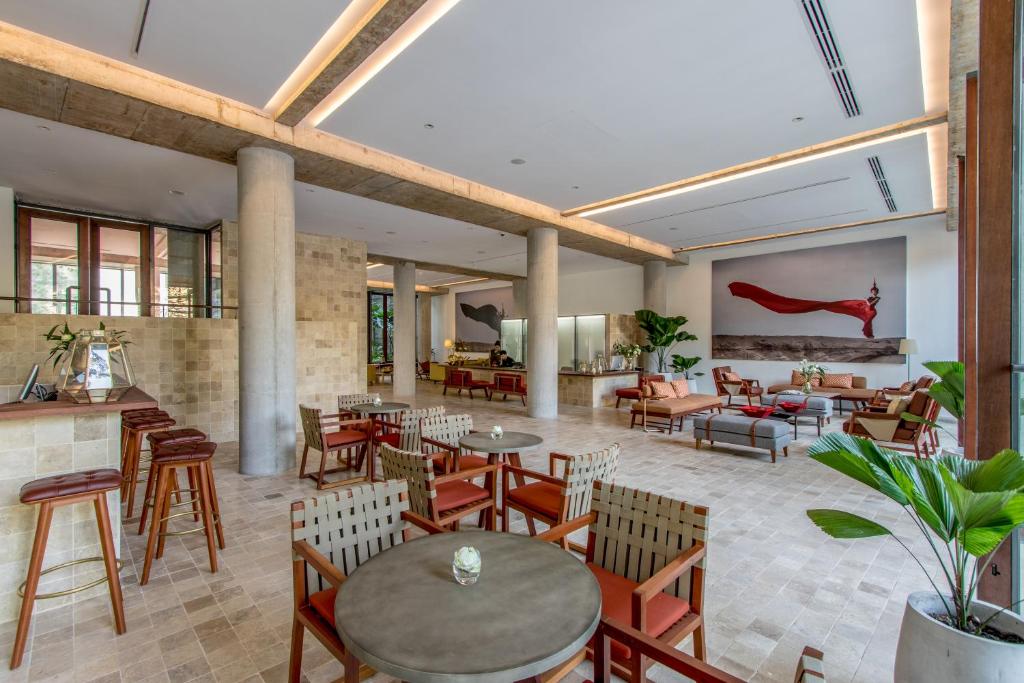 42752penh-house-hotel-05.jpg