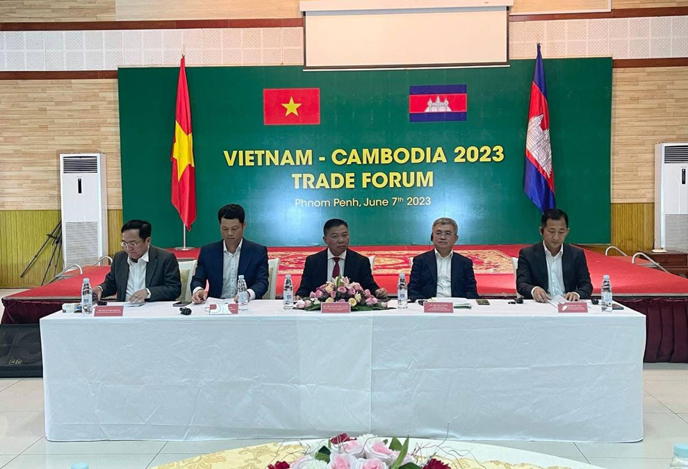 45439embassy-of-vietnam-in-phnom-penh-02.jpg