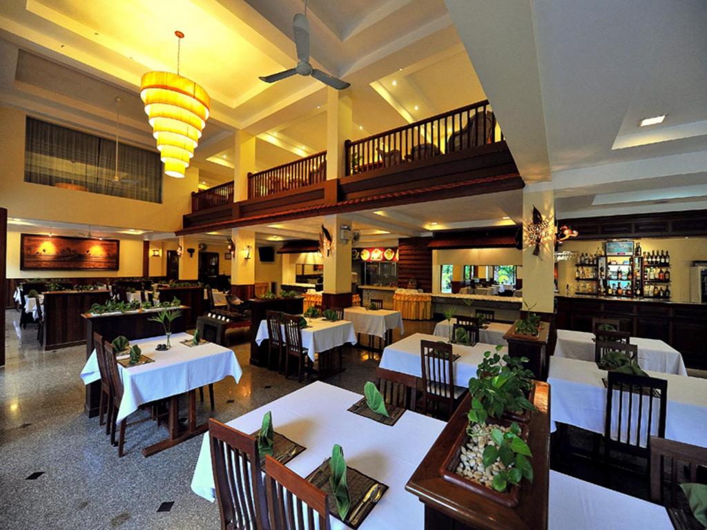 51090city-river-hotel-06.jpg