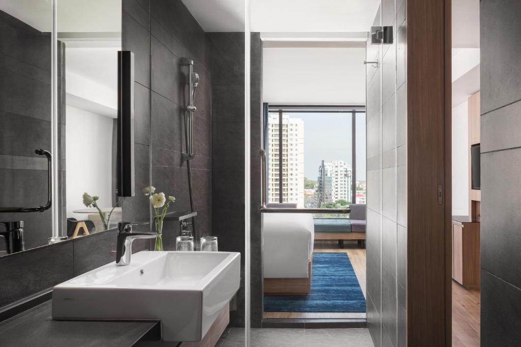 51617courtyard-by-marriott-phnom-penh-03.jpg