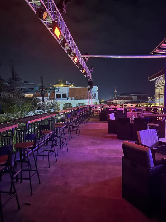 52723nico’s-hotel-and-skybar-04.jpg