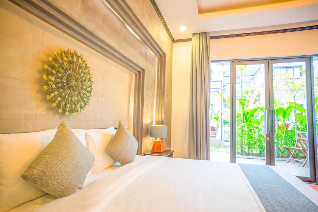 52964angkor-tempora-boutique-03.jpg