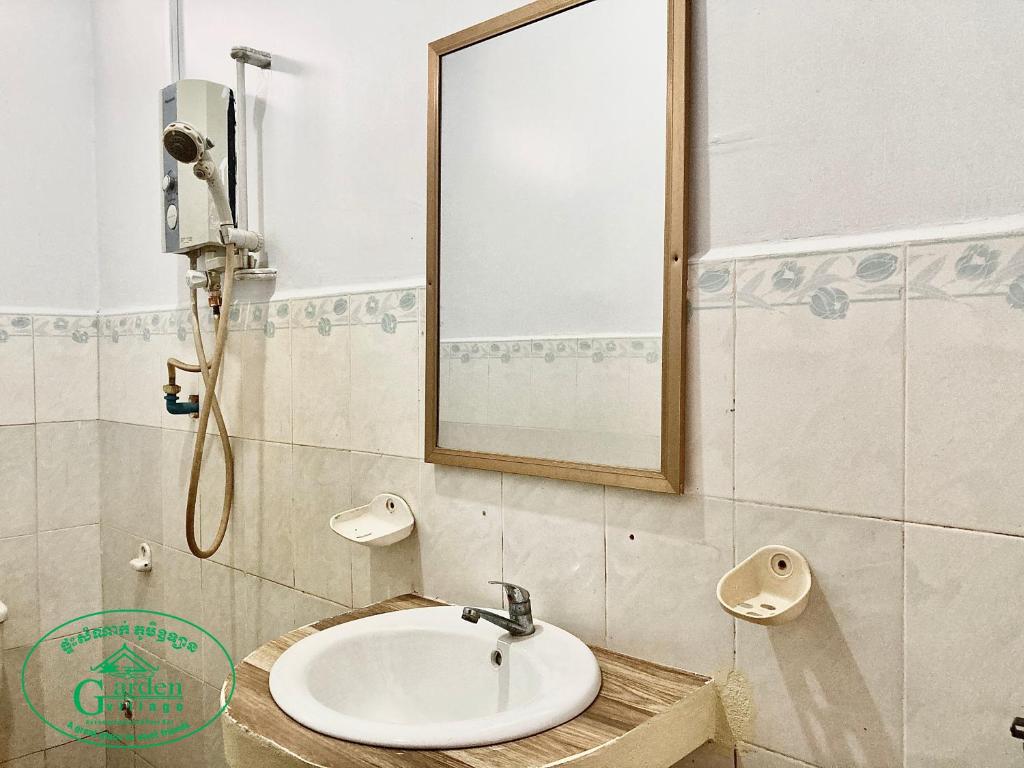 55128garden-village-guesthouse-&-pool-bar-04.jpg