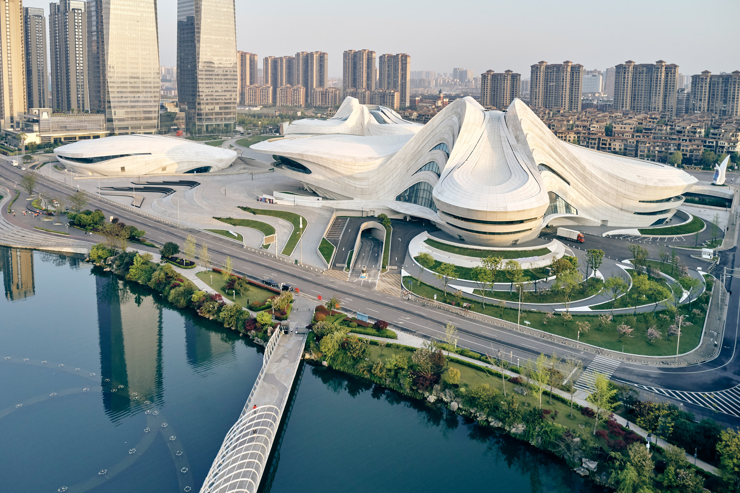 5668global-art-olympic-center-02.jpg