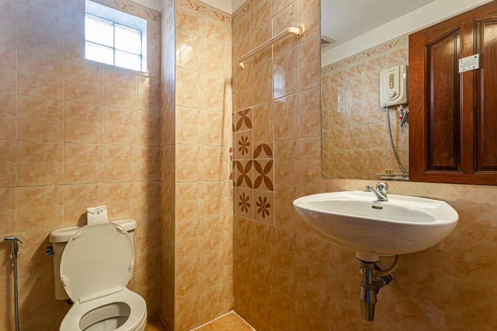 57589archaic-house-03.jpg