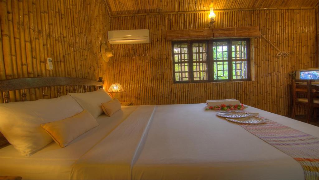 58180palm-village-resort-&-spa-05.jpg
