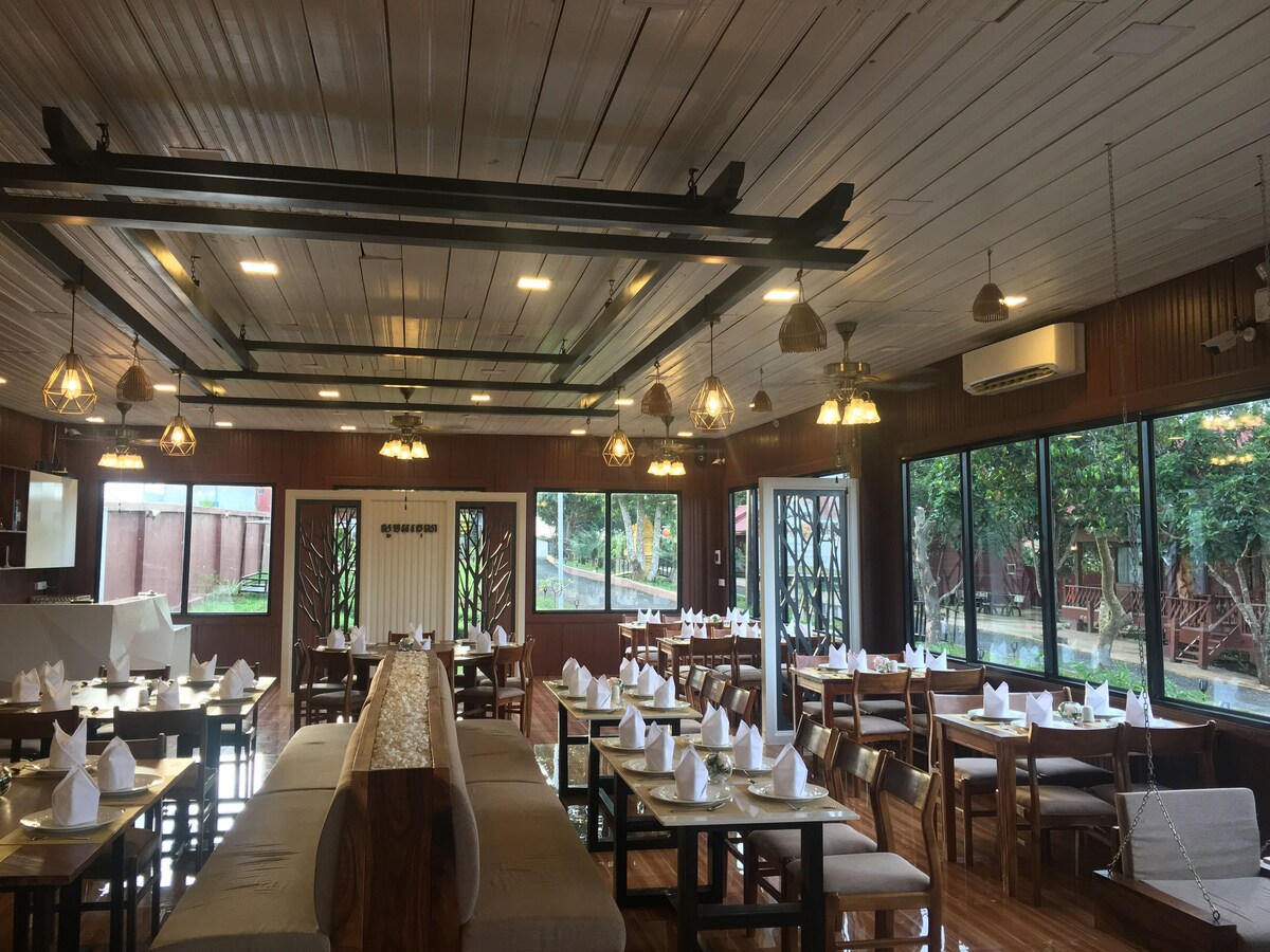 58738rattanakvisal-boutique-02.jpg