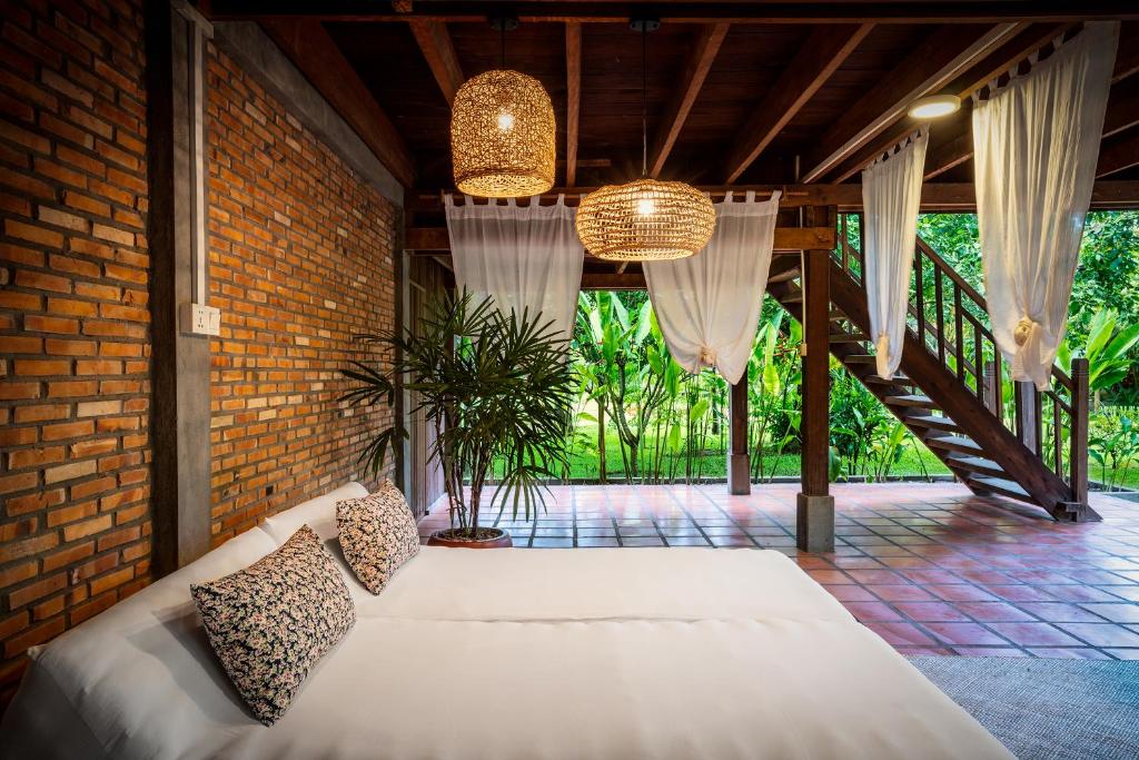 5886farmhouse-resort-&-spa-05.jpg
