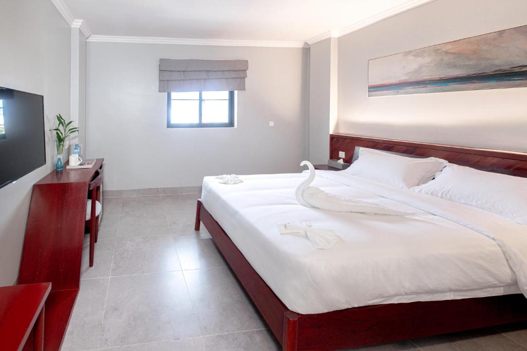 60048solar-hotel-02.jpg