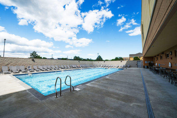 62011swimming-pool-&-fitness-center-02.jpg