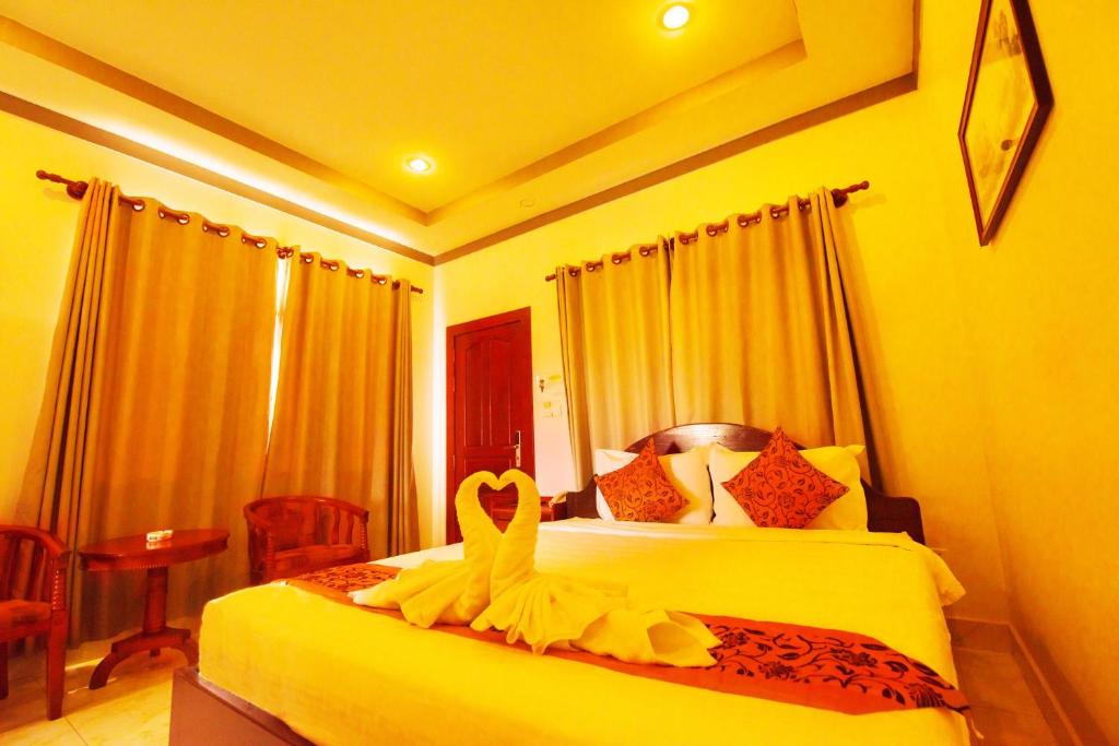 64064golden-bakong-boutique-02.jpg