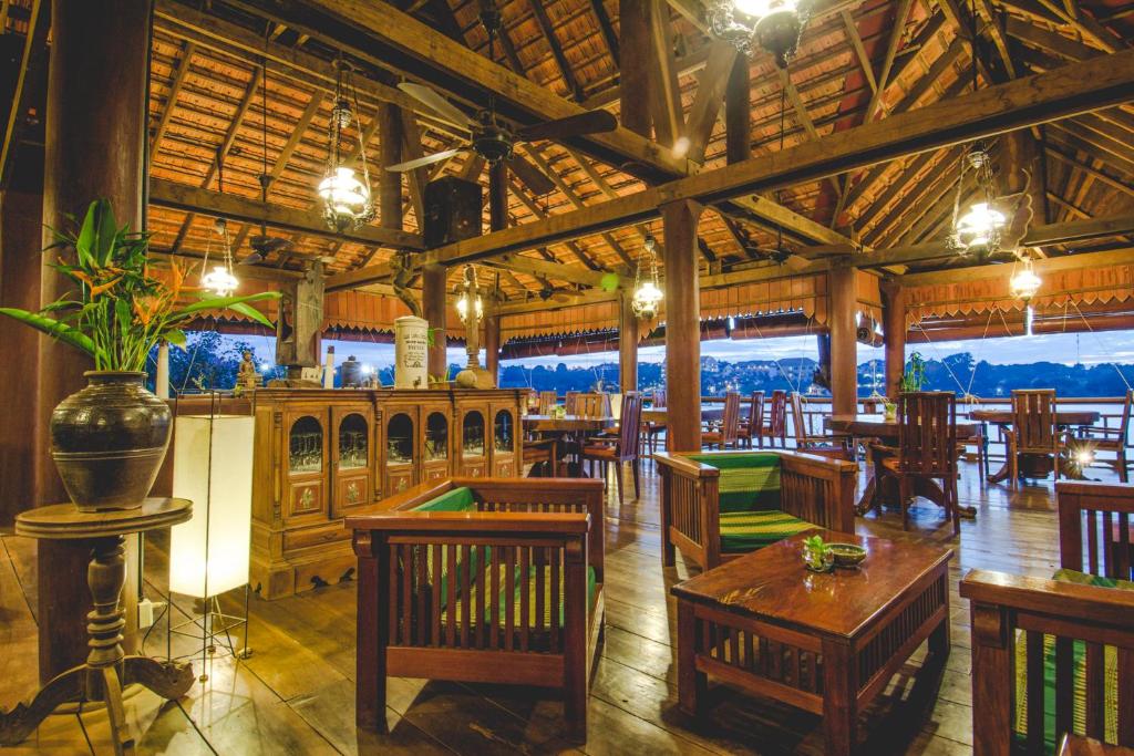 65189terres-rouges-lodge-03.jpg