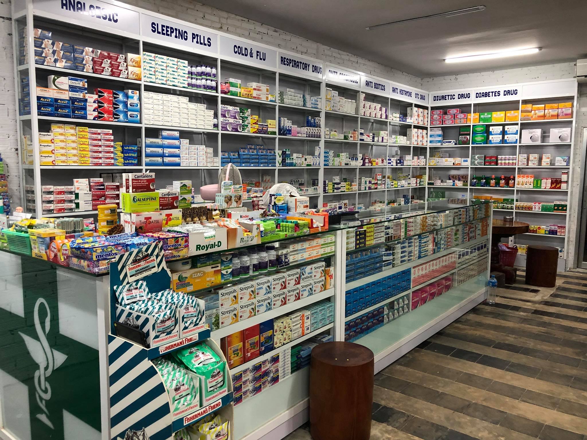 67081malis-angkor-pharmacy-ii-05.jpg