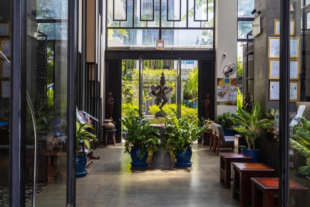 7508bayon-modern-residence-02.jpg