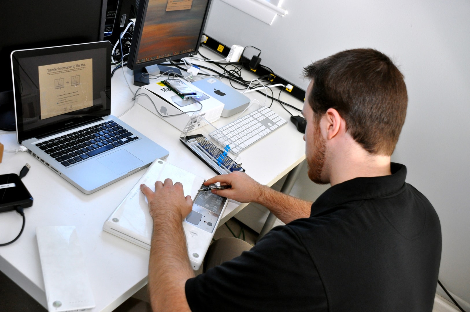 77982an-lihour-computer-repair-04.jpg
