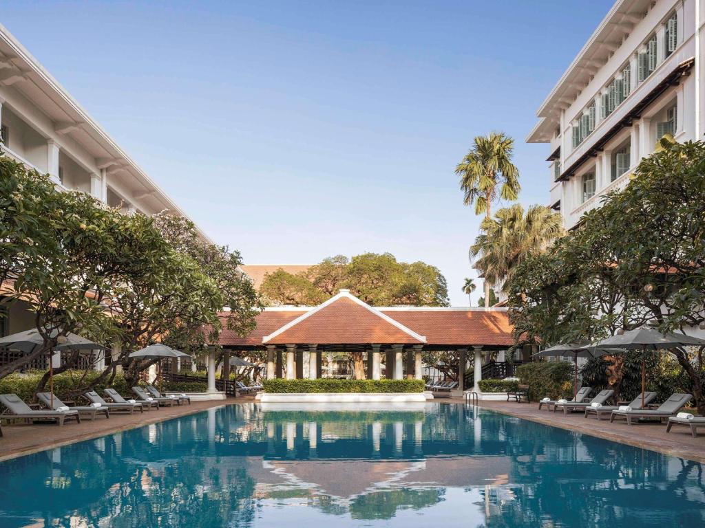 78471raffles-hotel-le-royal-02.jpg