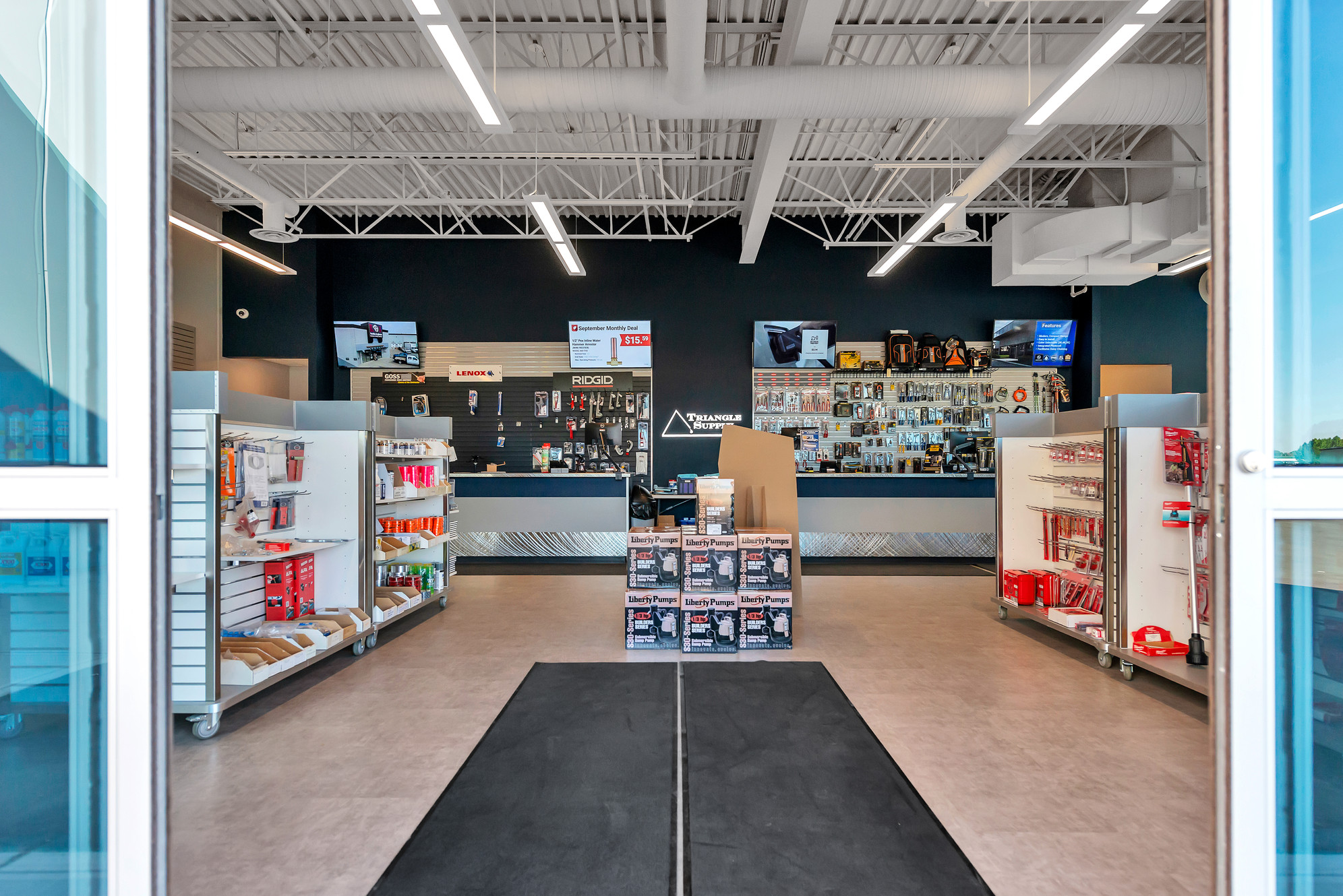 81605triangle-electrical-shop-02.jpg