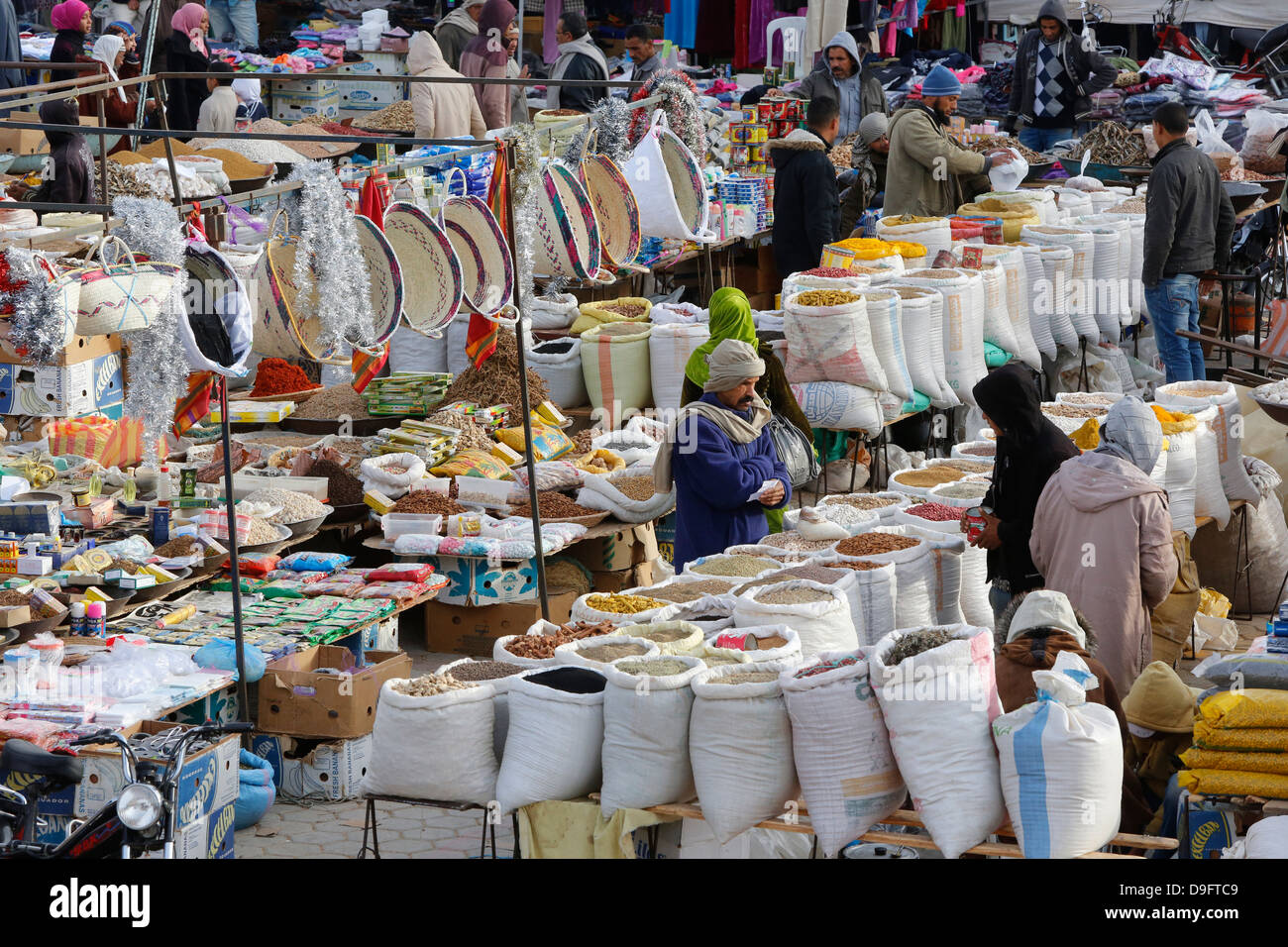 8732weekly-market-04.jpg